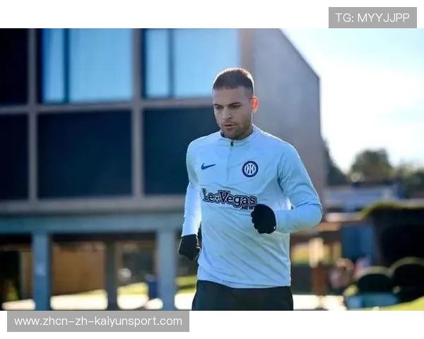 迪马尔科左路下底传中，精准找到门前包抄的劳塔罗